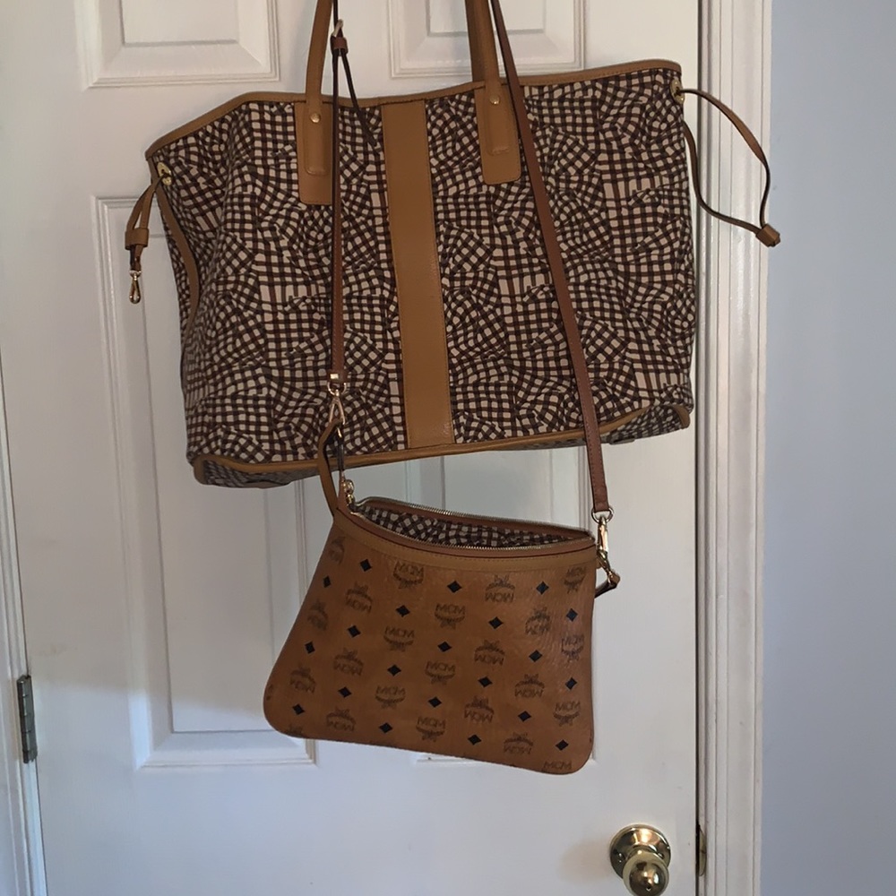 Mcm Liz Large Reversible Tote With Clutch And Ext… - image 5